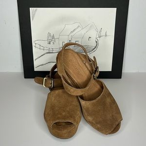 Chocolat Blu Waffy Light Brown Suede Women’s US Size 5.5